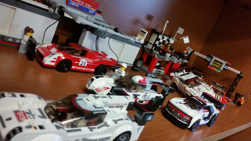 Illustration for article titled Lego Speed Champions: Office LeMans Edition